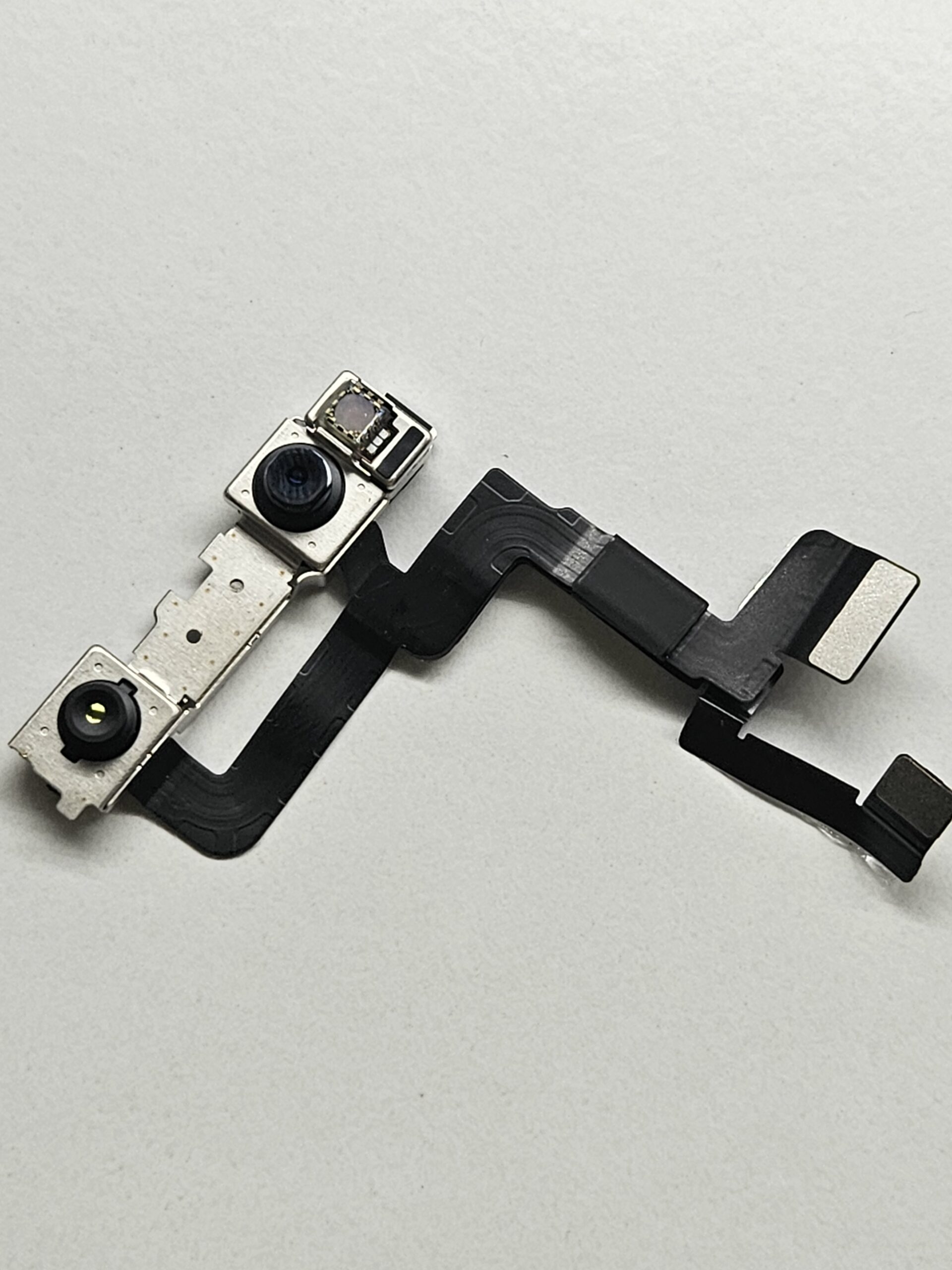 Лентов кабел зa iPhone 11 предна камера 3G  микрофон и сензор